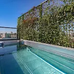 Am Kudamm Mit Dachterrasse, Pool Und Sauna