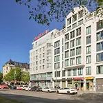 Am Kudamm Mit Dachterrasse, Pool Und Sauna