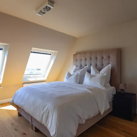 Am Kudamm Mit Dachterrasse, Pool Und Sauna Apartman *