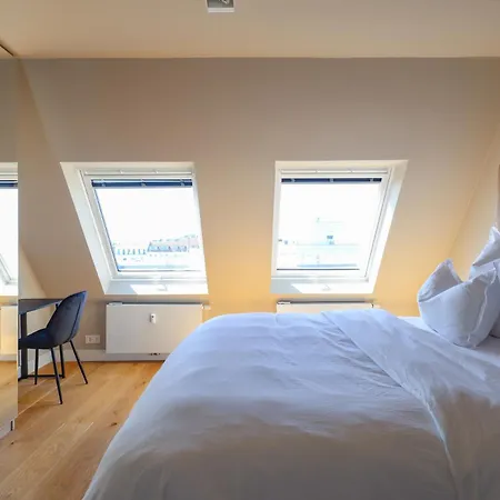 Am Kudamm Mit Dachterrasse, Pool Und Sauna *