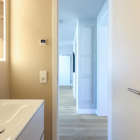 Am Kudamm Mit Dachterrasse, Pool Und Sauna