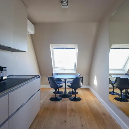 Apartment Am Kudamm Mit Dachterrasse, Pool Und Sauna *