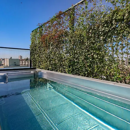 Am Kudamm Mit Dachterrasse, Pool Und Sauna