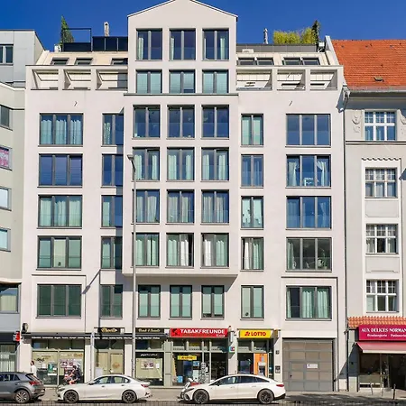 Am Kudamm Mit Dachterrasse, Pool Und Sauna