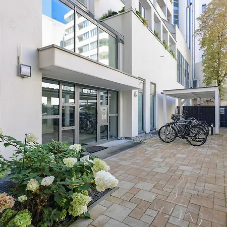 Apartment Am Kudamm Mit Dachterrasse, Pool Und Sauna