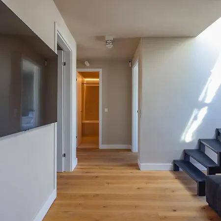 Am Kudamm Mit Dachterrasse, Pool Und Sauna *