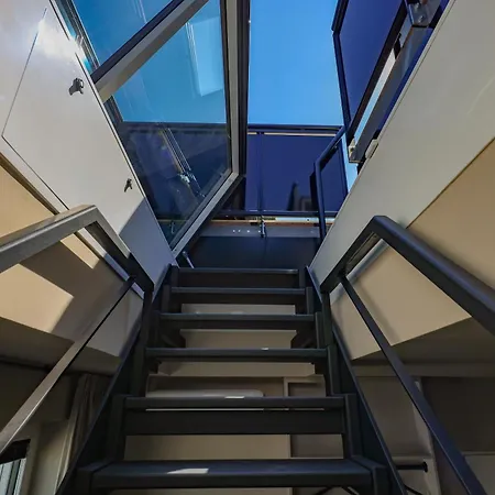 Am Kudamm Mit Dachterrasse, Pool Und Sauna