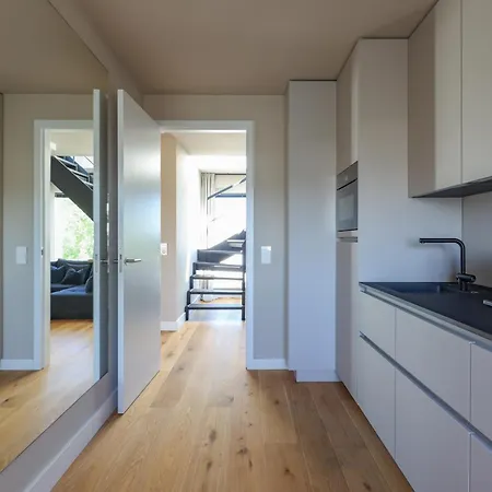 Am Kudamm Mit Dachterrasse, Pool Und Sauna