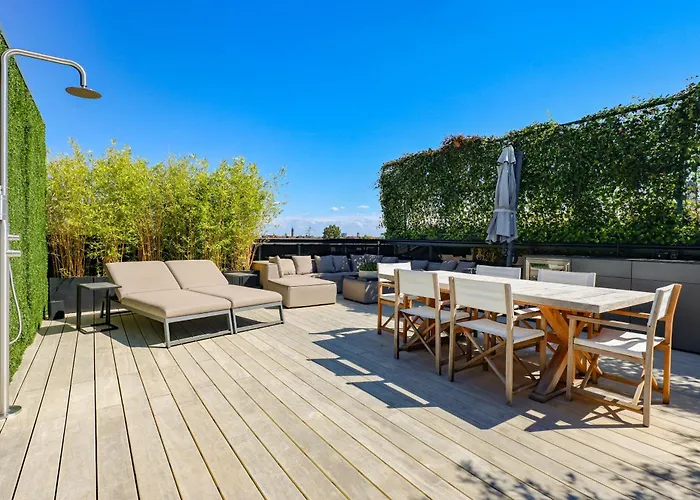 Am Kudamm Mit Dachterrasse, Pool Und Sauna Apartman