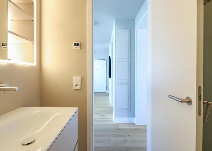 Am Kudamm Mit Dachterrasse, Pool Und Sauna