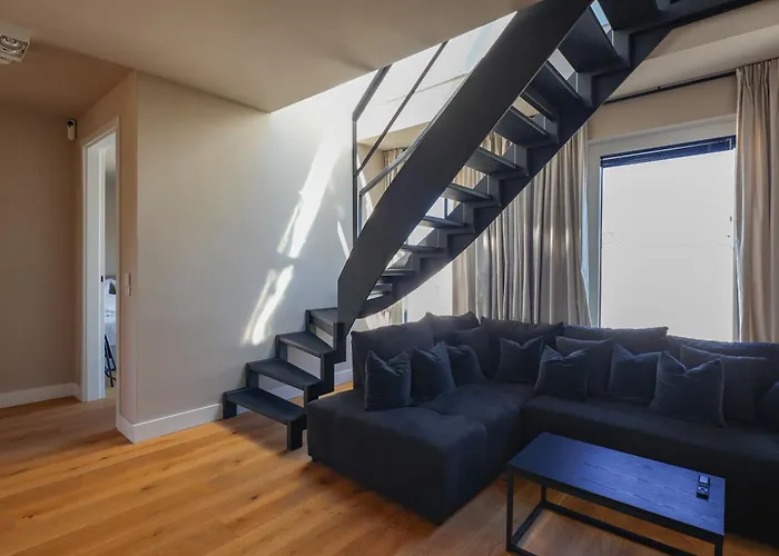 Apartment Am Kudamm Mit Dachterrasse, Pool Und Sauna *