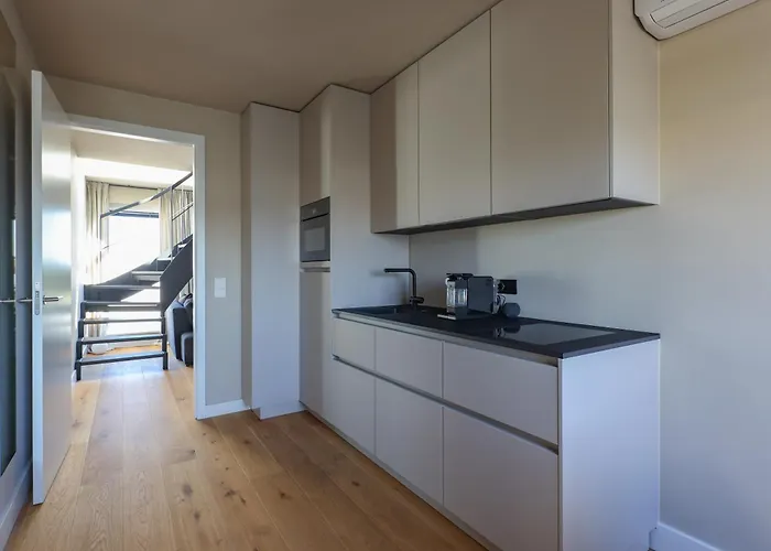 Am Kudamm Mit Dachterrasse, Pool Und Sauna Apartament *