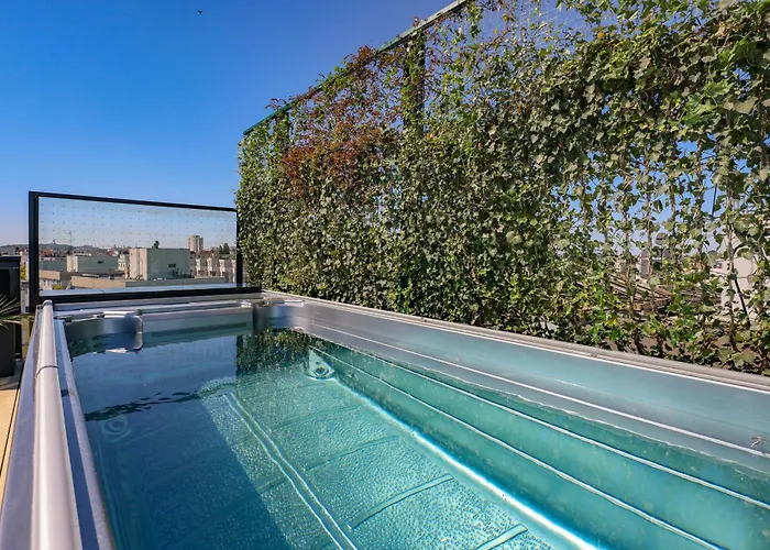 Am Kudamm Mit Dachterrasse, Pool Und Sauna