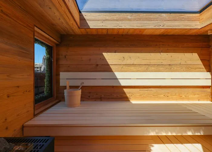 Apartman Am Kudamm Mit Dachterrasse, Pool Und Sauna