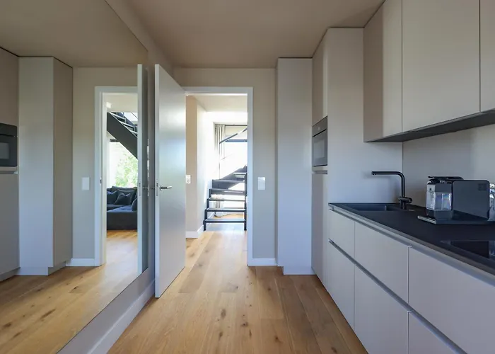 Am Kudamm Mit Dachterrasse, Pool Und Sauna