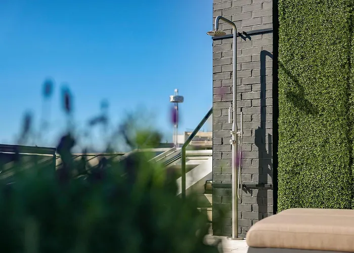 Am Kudamm Mit Dachterrasse, Pool Und Sauna Apartman *