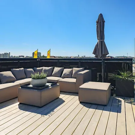 Am Kudamm Mit Dachterrasse, Pool Und Sauna Apartman *